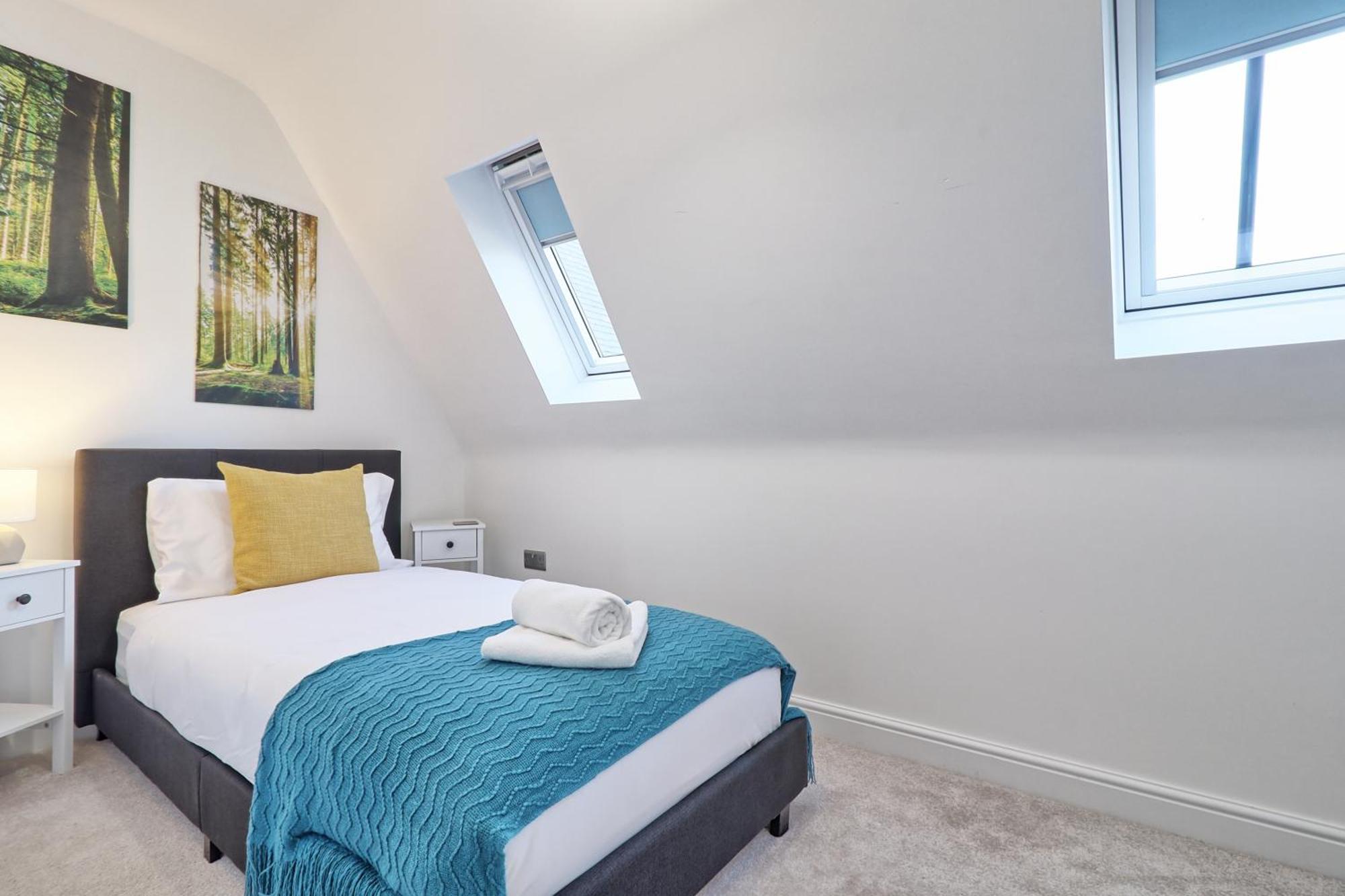 Writtle Massive 4 Bedroom Apartment With Parking In Gorgeous Countryside Location & Short Drive To Chelmsford City Centre Contractors Welcome Exterior foto