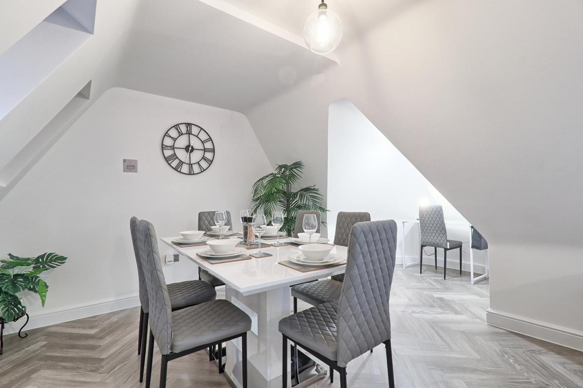 Writtle Massive 4 Bedroom Apartment With Parking In Gorgeous Countryside Location & Short Drive To Chelmsford City Centre Contractors Welcome Exterior foto